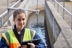 MicropilotFMR20B, medición de nivel, canal abierto, planta de tratamiento de aguas residuales, imagen de aplicación MicropilotFMR20B, medición de nivel, canal abierto, planta de tratamiento de aguas residuales