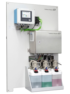 LiquilineControl CDC90 limpia, valida y calibra sus sensores de pH y redox de forma automática.