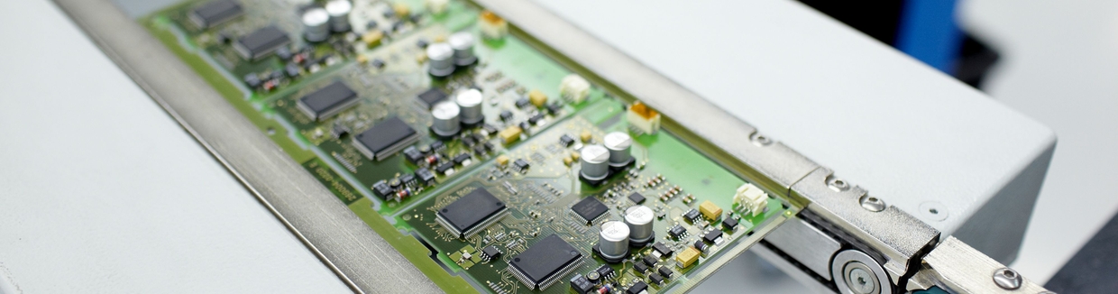 Ensamblaje automatizado de placas de circuitos impresos