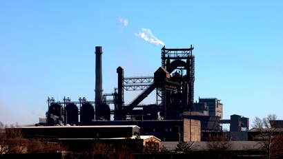 Planta siderúrgica con alto horno