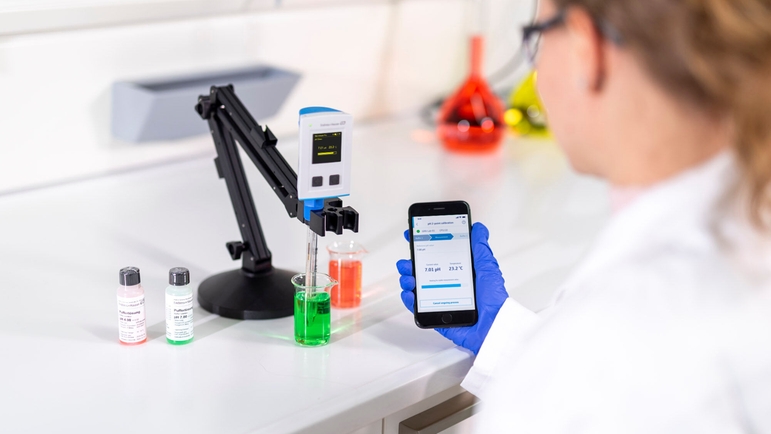 Realice calibraciones de tres puntos de sensores de pH en un procedimiento fácil de usar, guiado y reproducible.