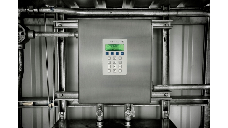 Analizador de gases SS2100 de Endress+Hauser instalado en el las instalaciones del cliente
