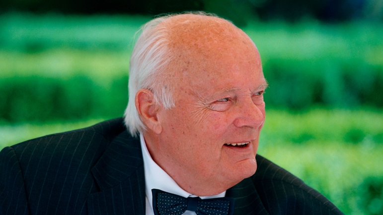 Georg H. Endress recibió numerosos reconocimientos, entre ellos un doctorado 'honoris causa' de la Universidad de Basilea.